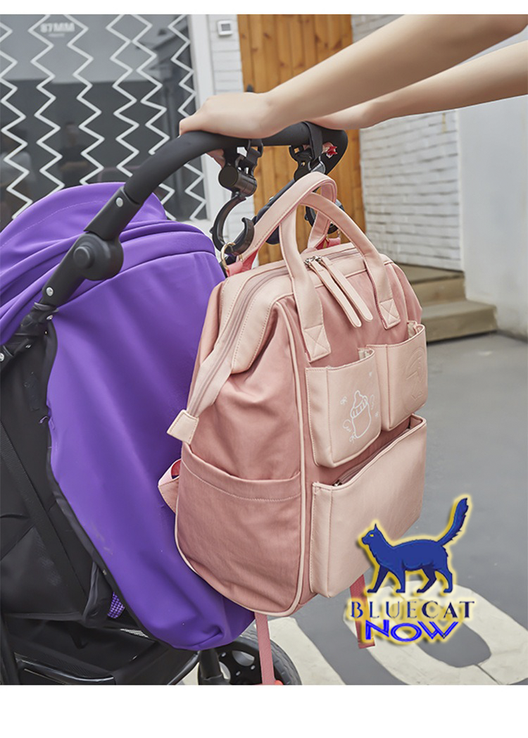 Bolsa e/ou Mochila Fashion impermeável para Mamãe elegante. Ideal para passeios curtos. Porta fraldas,  mamadeiras e pote com colheres